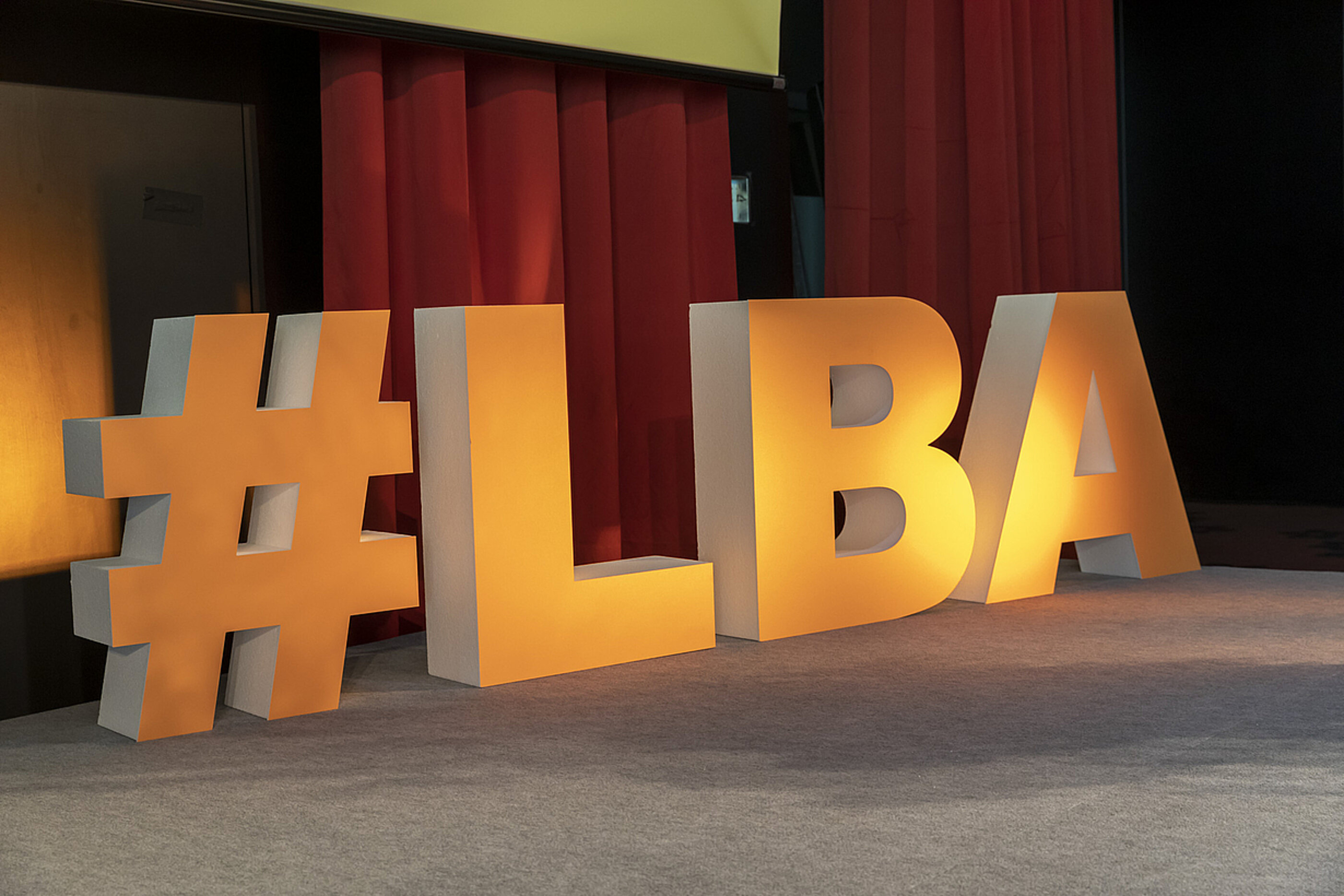 LBA-Skulptur aus 3D Buchstaben